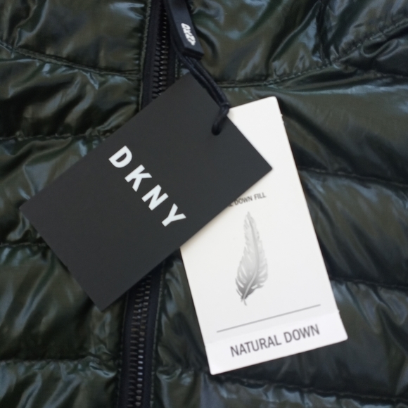 NWT DKNY Men’s Hooded Vest Jacket Puffer Sleeveless Size Small Green. - Picture 10 of 13